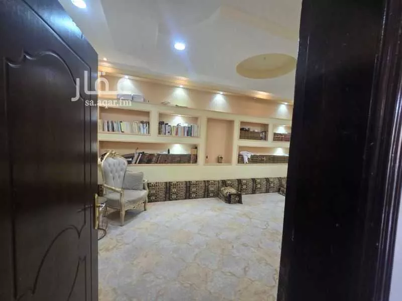 فيلا 8 غرف في الشوقية 2