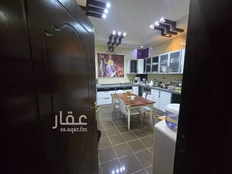 فيلا 8 غرف في الشوقية 3