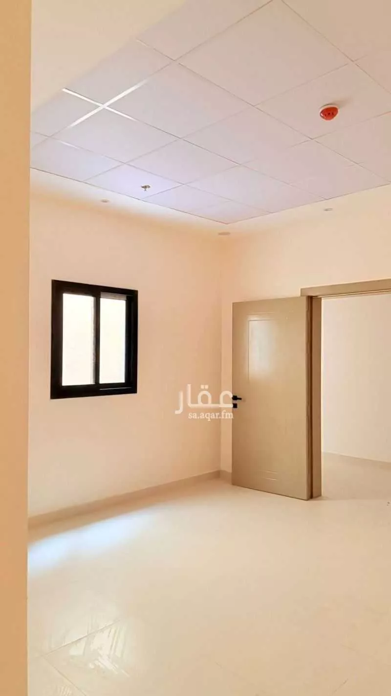 عمارة 2403 م² في المصانع 6