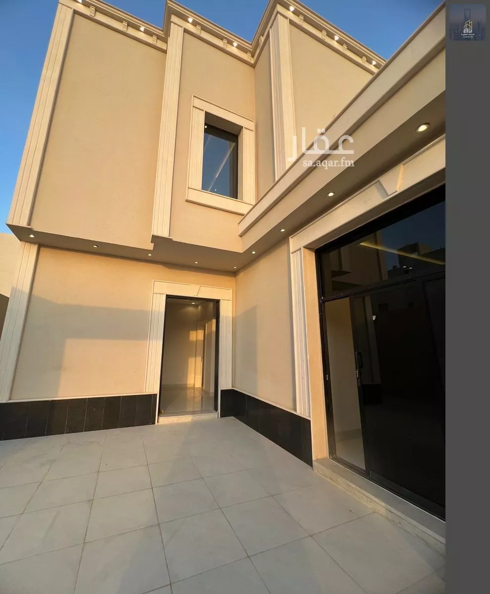 5 bedroom villa in Al Janadriyah 3