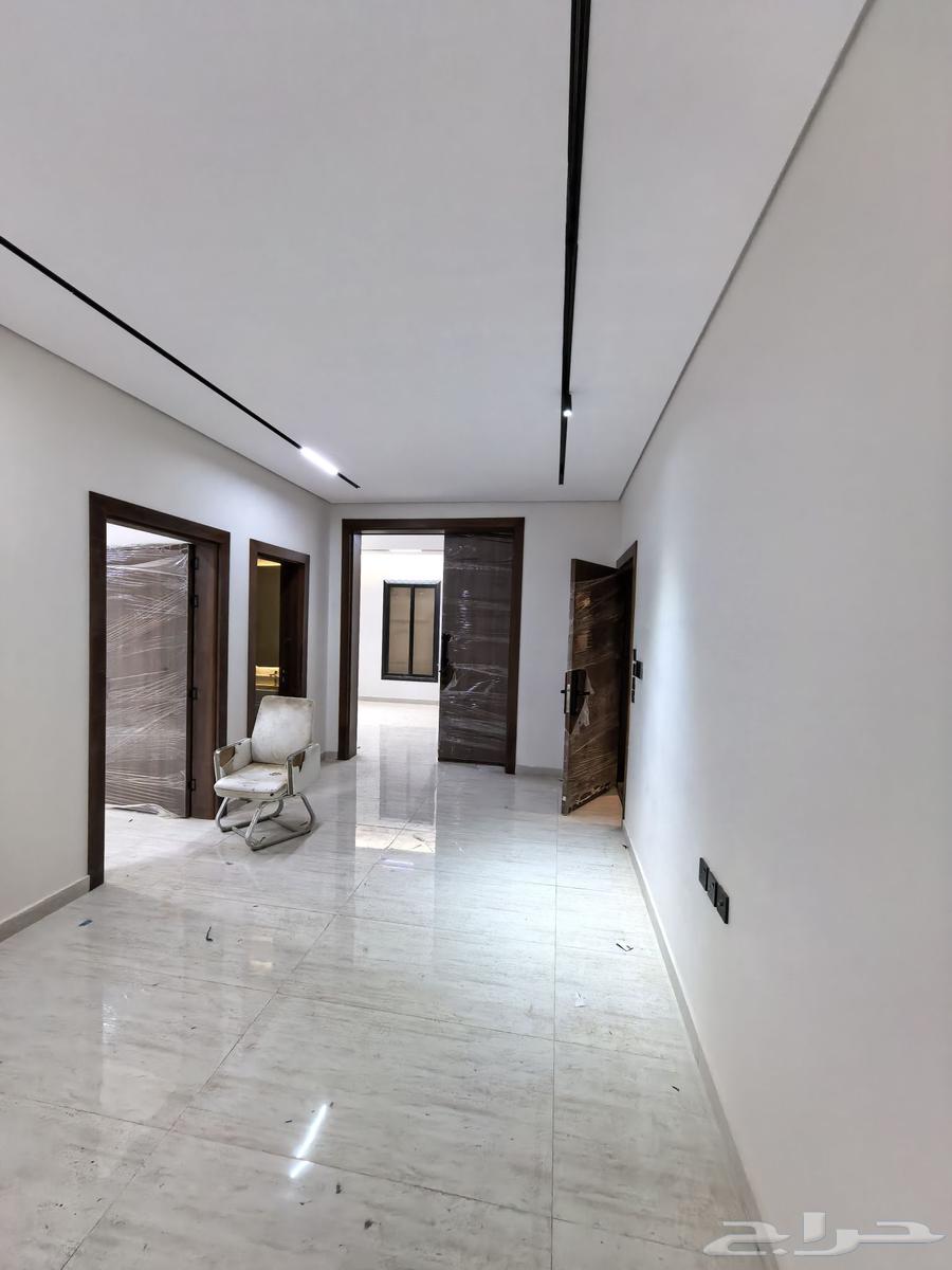 5 bedroom apartment in Al Aqul 11
