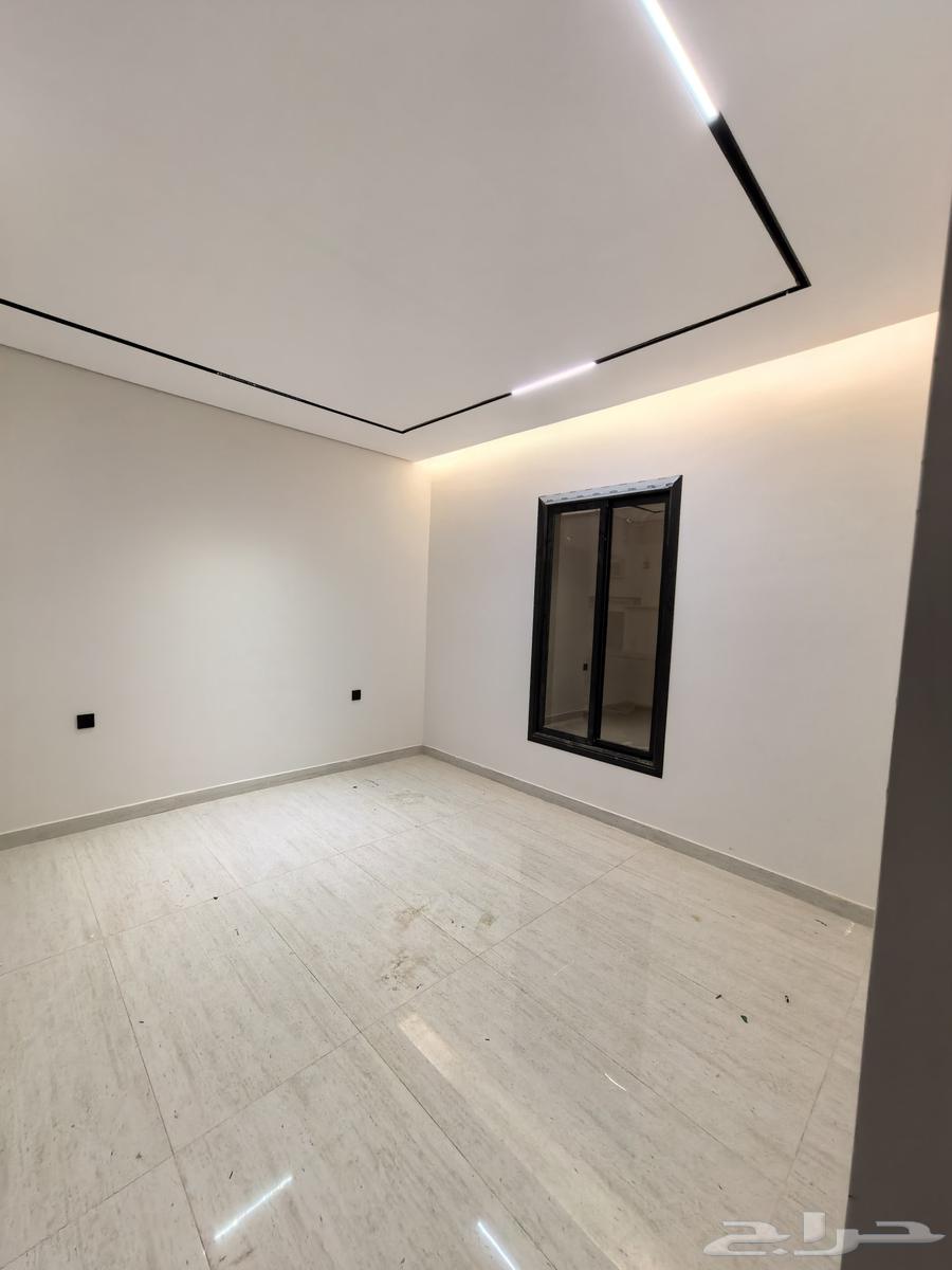 5 bedroom apartment in Al Aqul 13