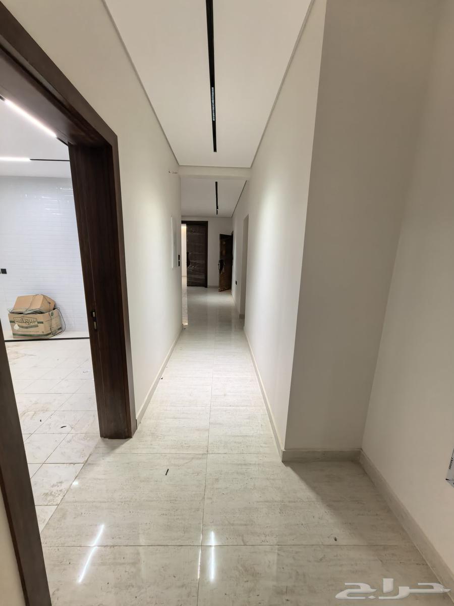 5 bedroom apartment in Al Aqul 5