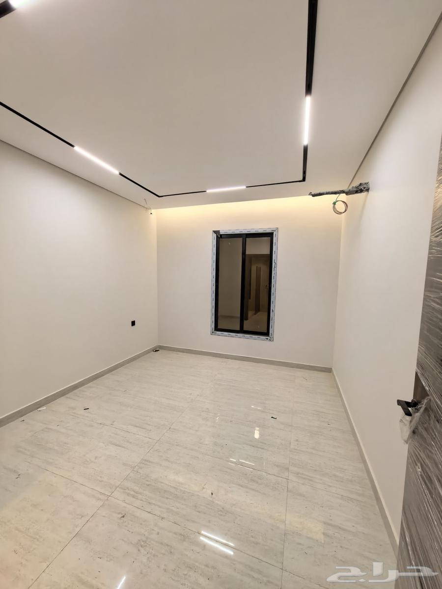 5 bedroom apartment in Al Aqul 9