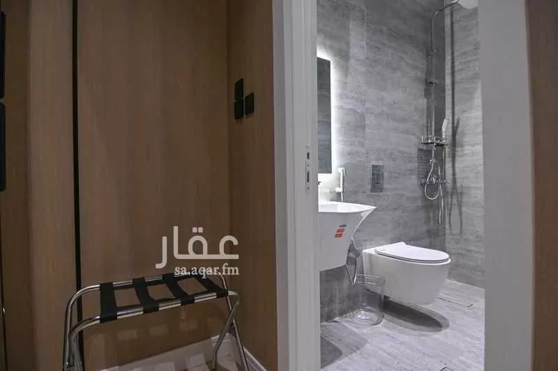 شقة 2 غرف في الملقا 10