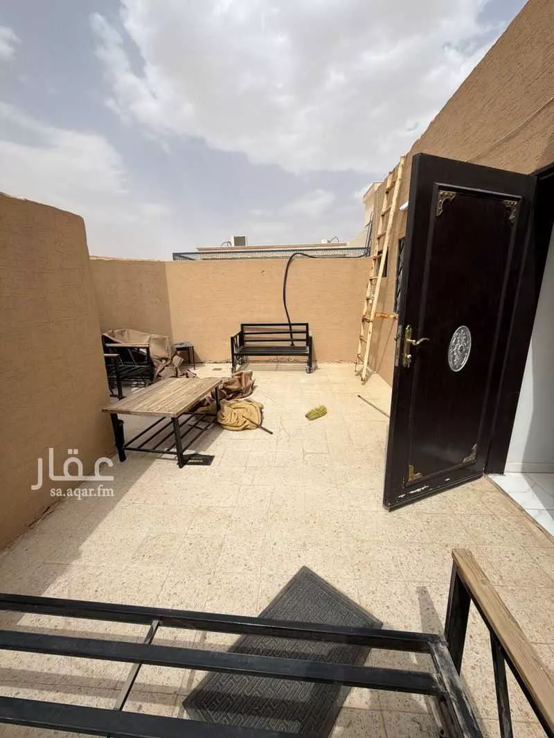 3 bedroom floor in Al Yarmouk 9
