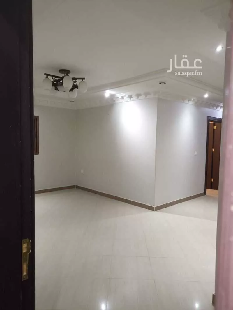 شقة 4 غرف في الغدير 8