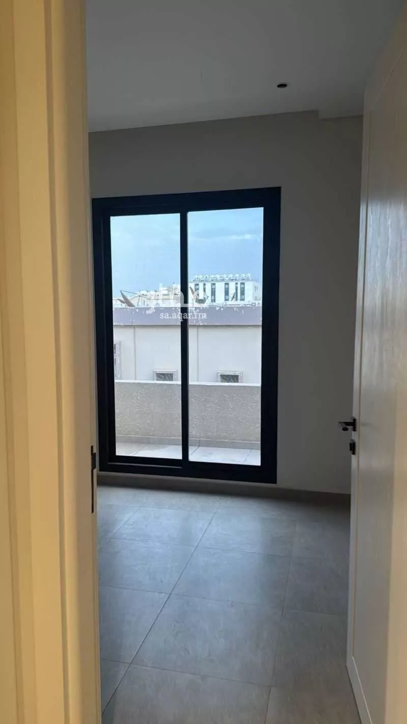 دور 4 غرف في السعادة 7