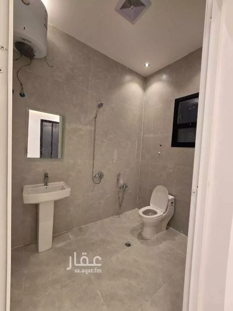 6 bedroom villa in Al Janadriyah 19
