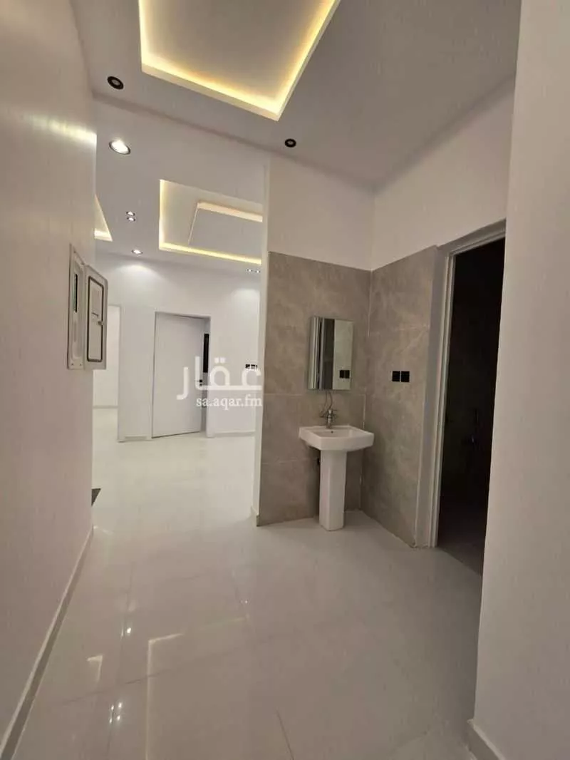 6 bedroom villa in Al Janadriyah 20
