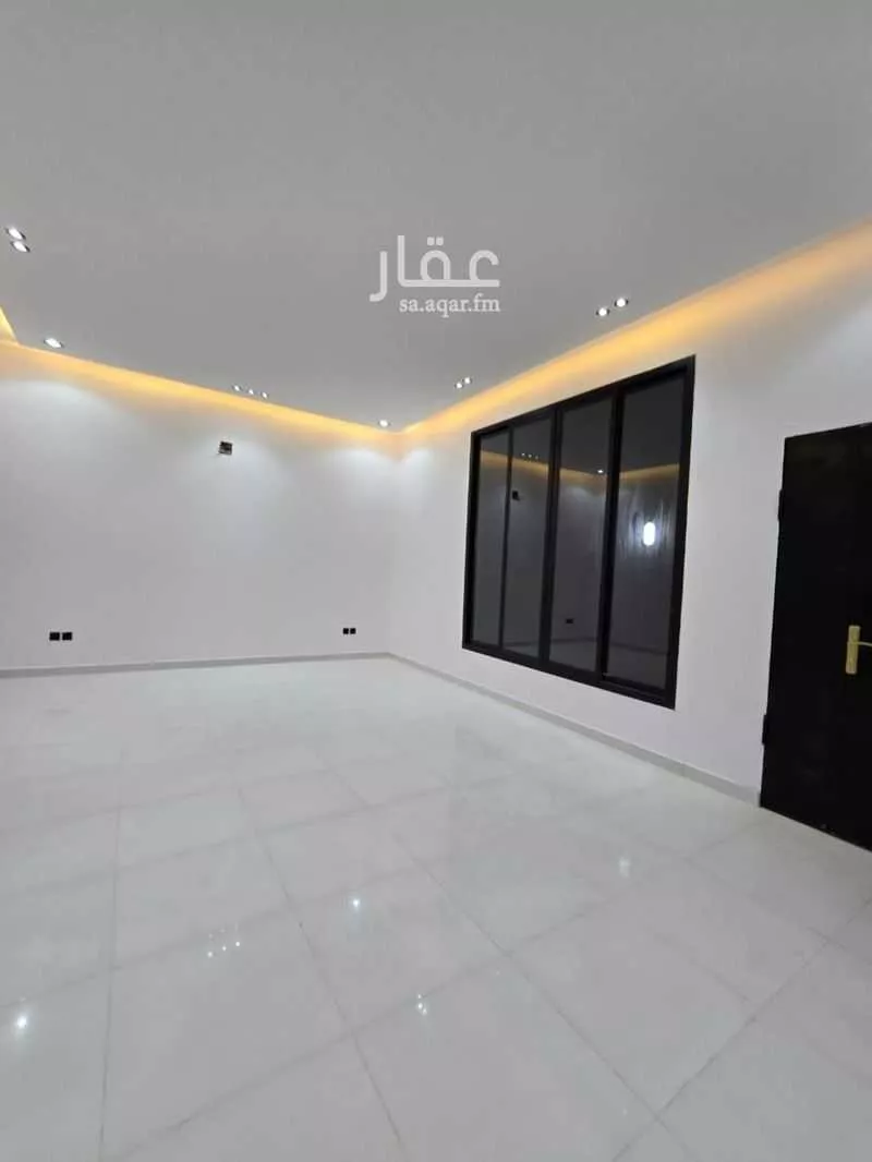 6 bedroom villa in Al Janadriyah 3