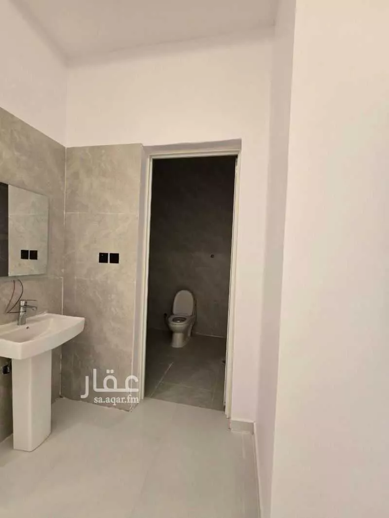 6 bedroom villa in Al Janadriyah 5