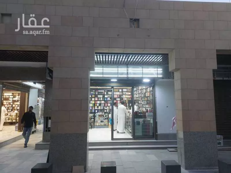 محل 25 م² في الديرة 4