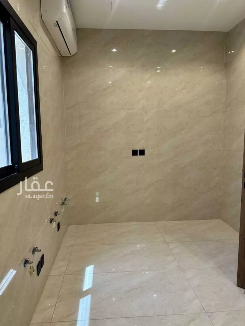 دور 5 غرف في العارض 16