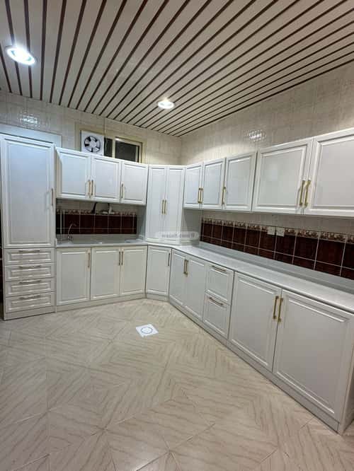 5 bedroom villa in Dhahrat Laban, Riyadh 16