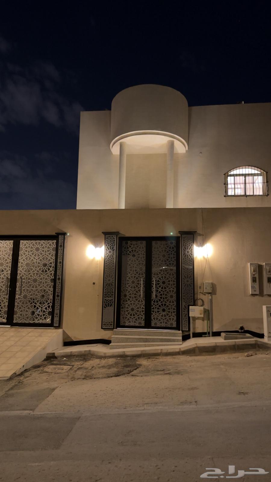 فيلا 5 غرف في النرجس 11