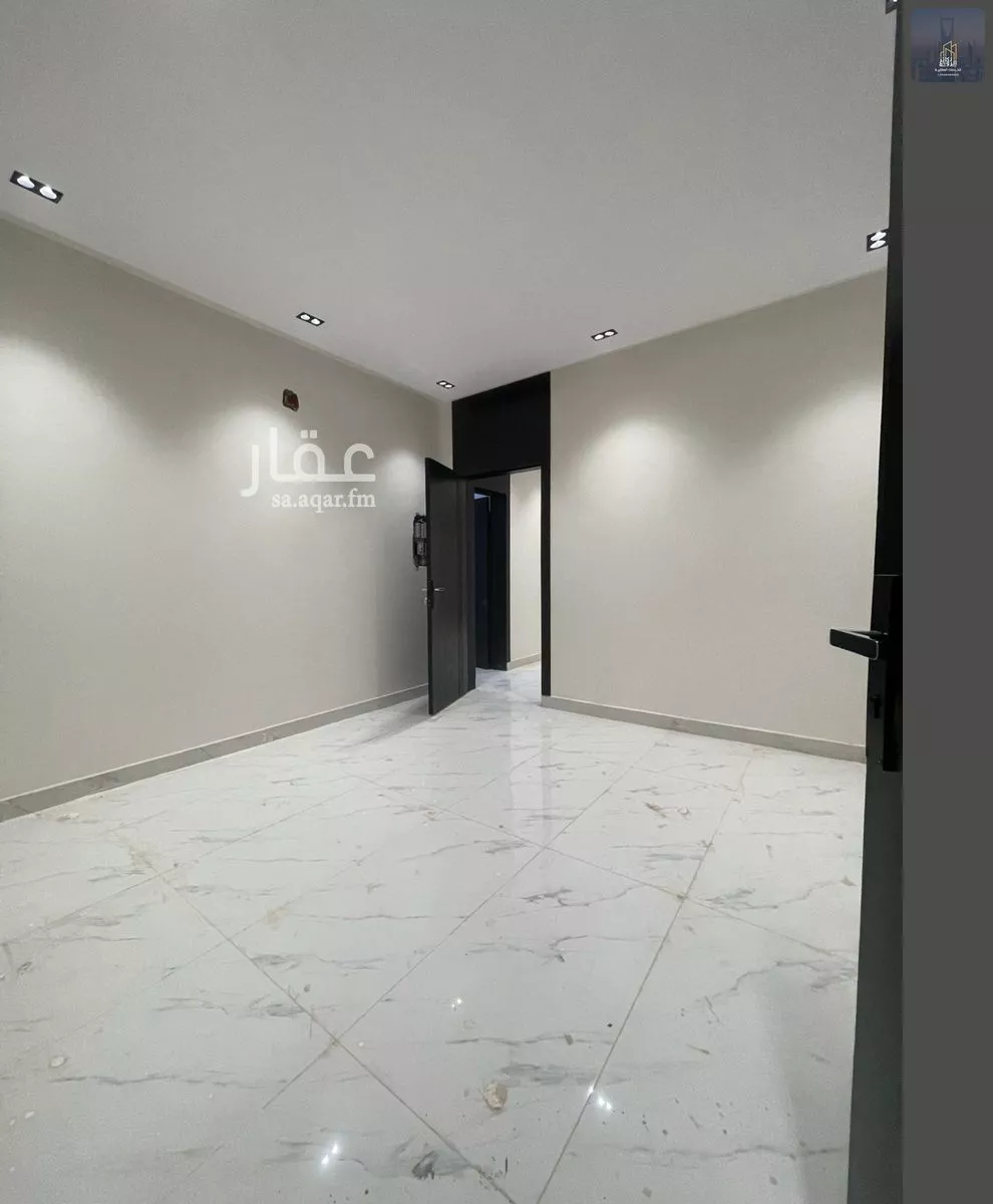 6 bedroom villa in Al Janadriyah 4