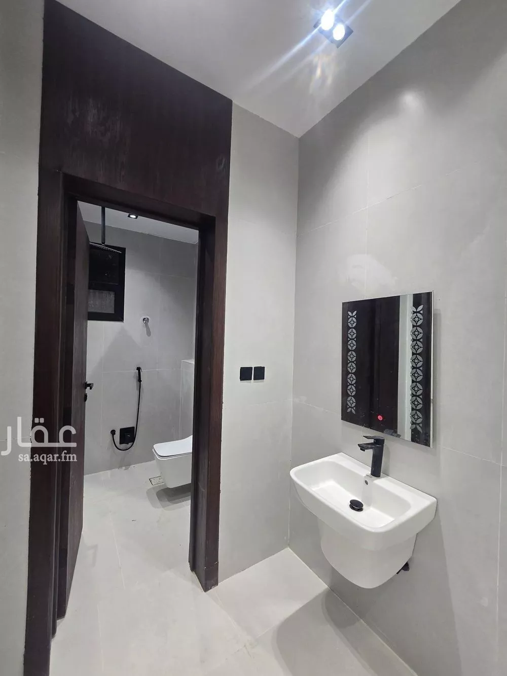 6 bedroom villa in Dhahrat Laban 11
