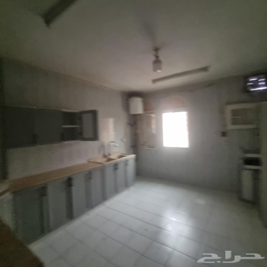 5 bedroom apartment in Uhud 4