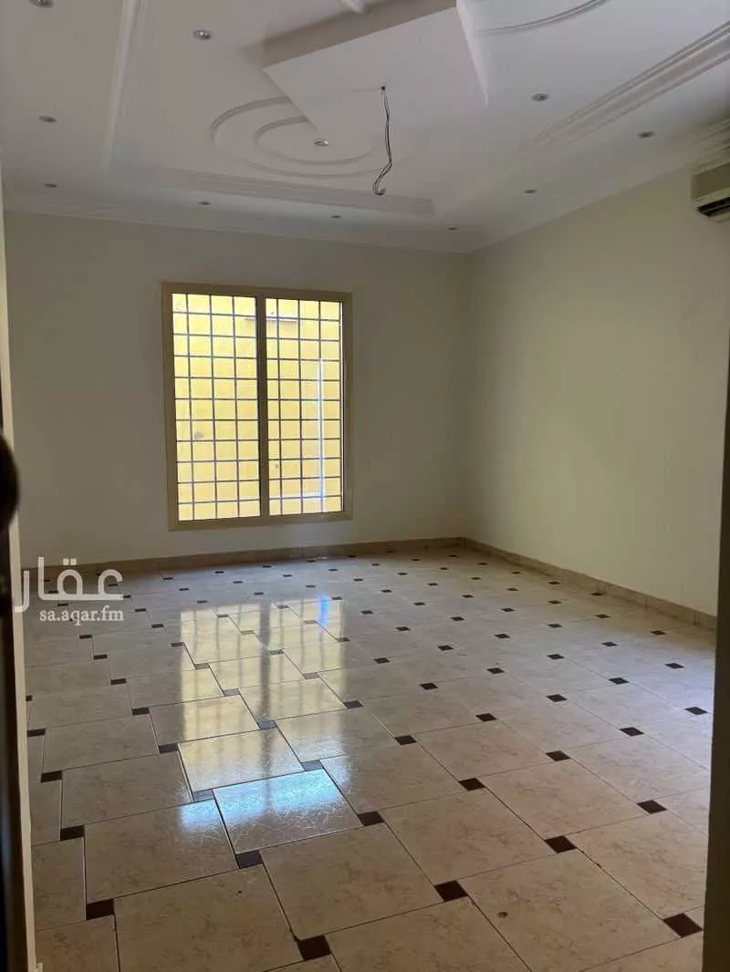 فيلا 7 غرف في عرقة 5