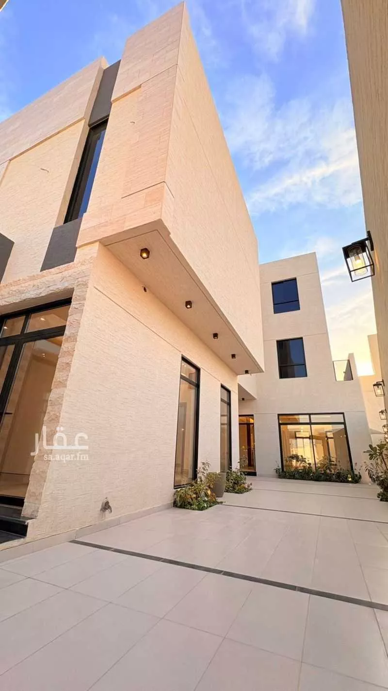 5 bedroom villa in Al Mahdiyyah 4