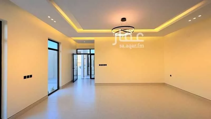 5 bedroom villa in Al Mahdiyyah 6