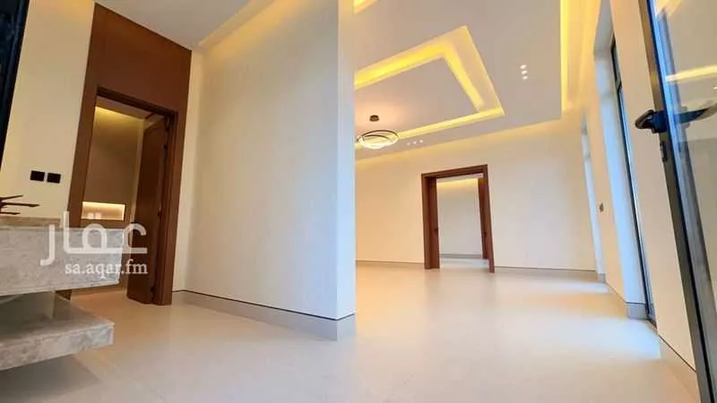 5 bedroom villa in Al Mahdiyyah 8