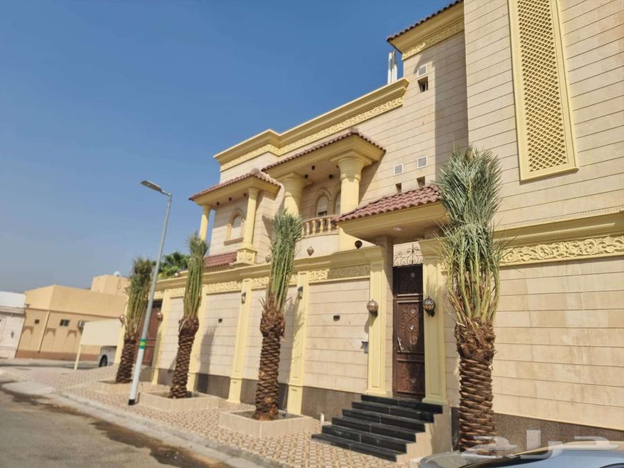 فيلا 5 غرف في الملك فهد 4