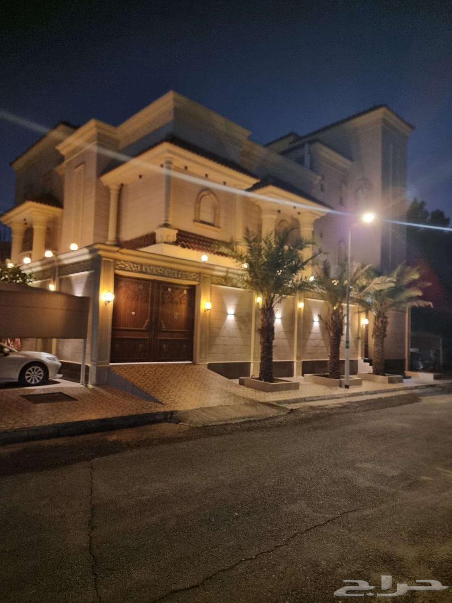 فيلا 5 غرف في الملك فهد 9