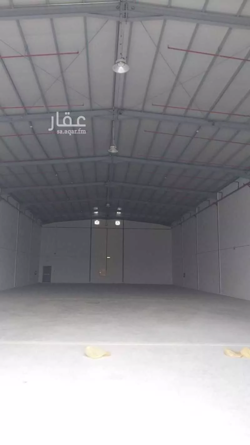 مستودع 2750 م² في المروة 4