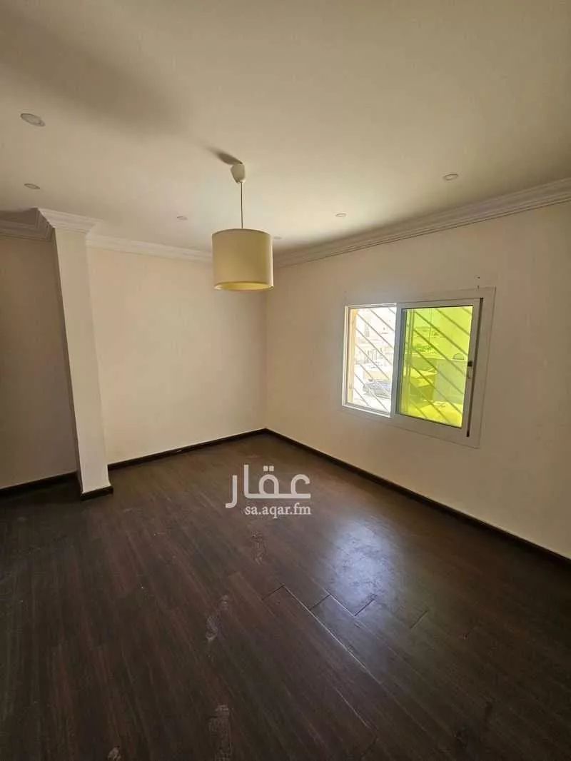 فيلا 6 غرف في الشراع 10