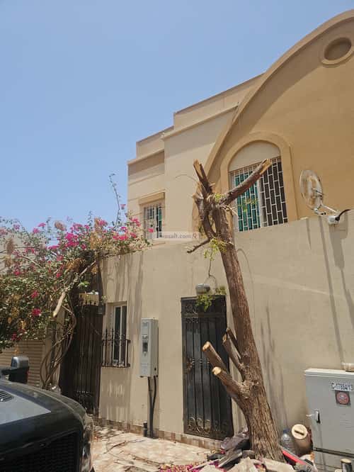 فيلا 6 غرف في الشراع 11