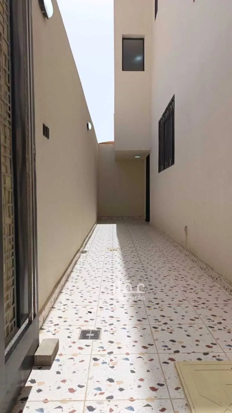 دور 5 غرف في طيبة 11