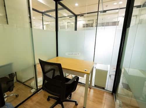 مكتب 884 م² في العارض 4