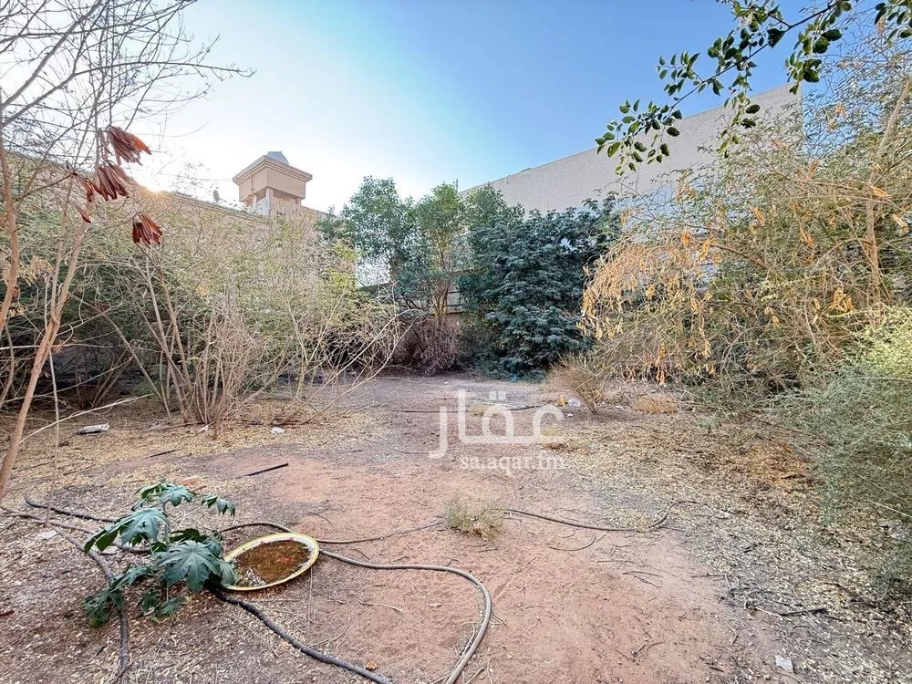 304 sqm land in Al Hazm 3