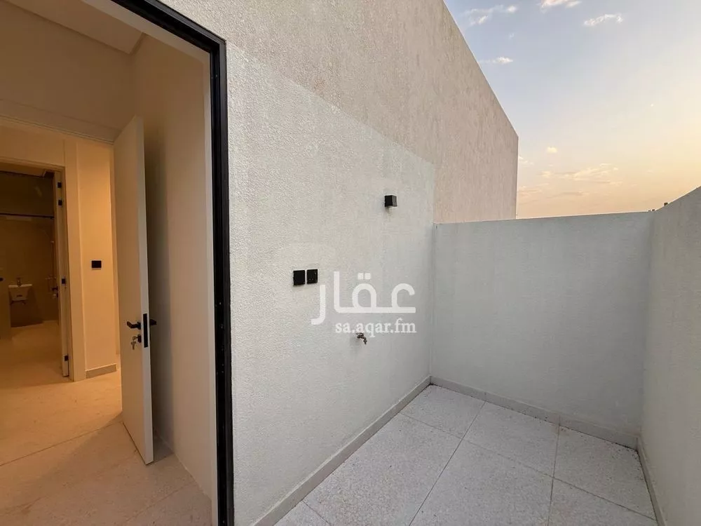 3 bedroom floor in Al Maseef 21