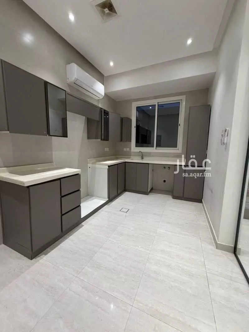 3 bedroom floor in Jarir 18