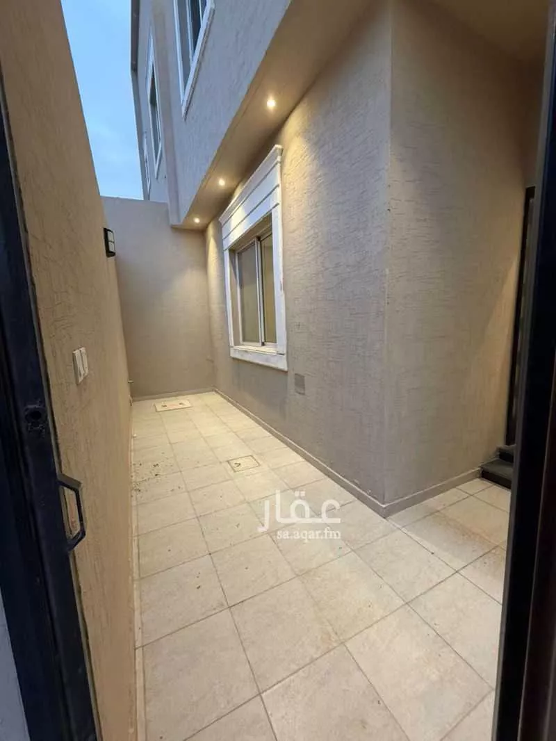 3 bedroom floor in Jarir 4