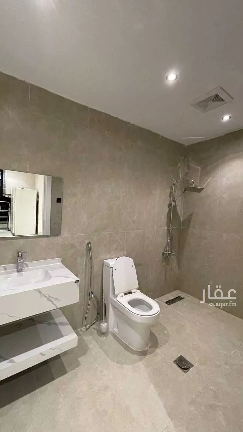 3 bedroom floor in Al Aqiq 11