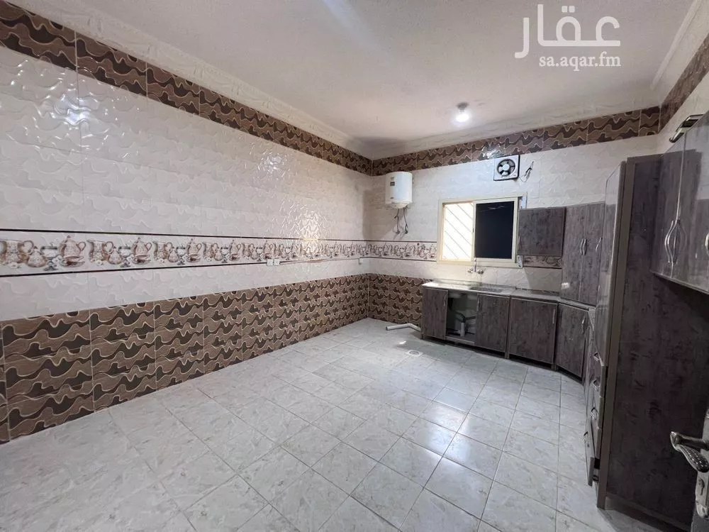 3 bedroom apartment in Al Maizilah 6