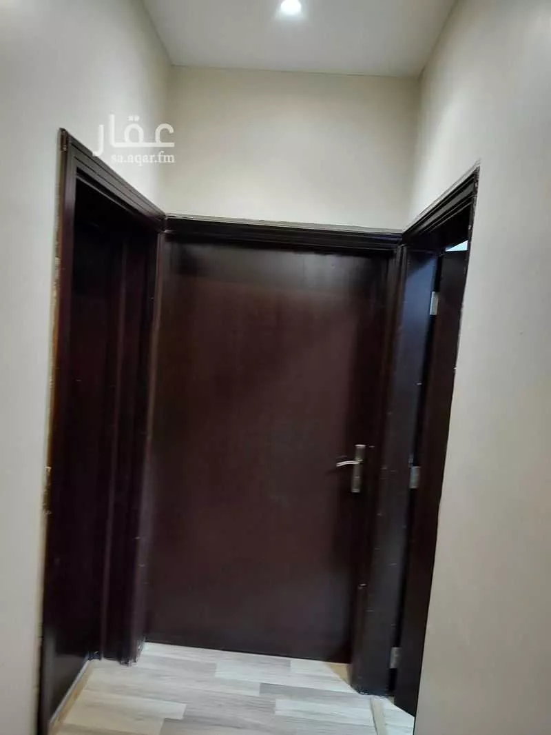 دور 4 غرف في الورود 10