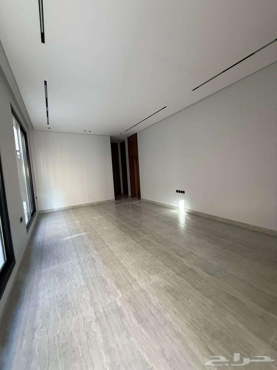 4 bedroom apartment in Al Khaleej 18