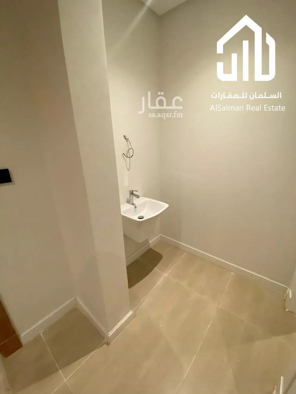 شقة 4 غرف في العارض 12