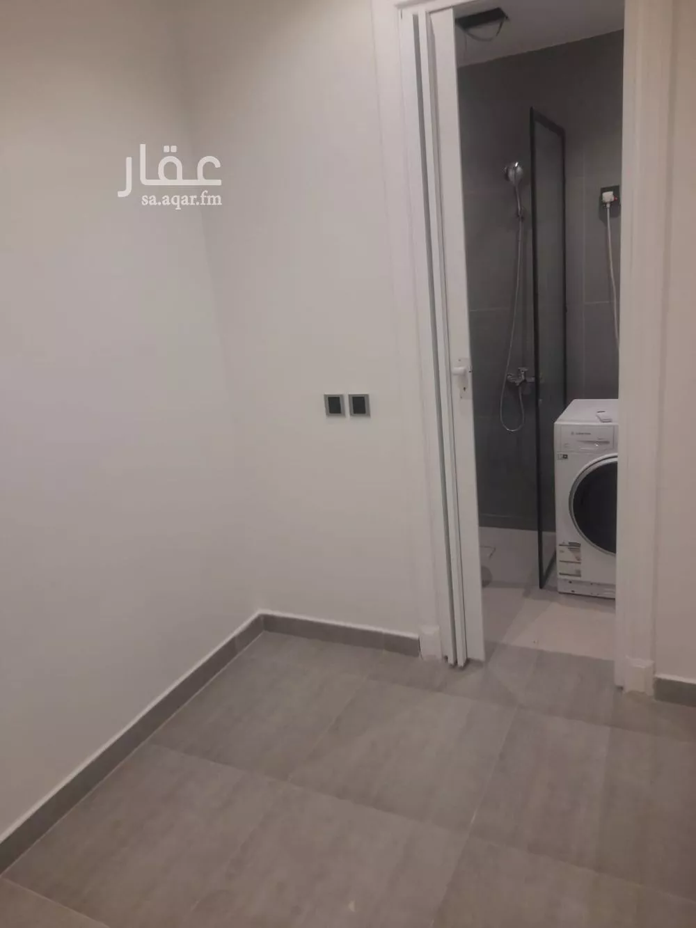 شقة 3 غرف في الملقا 12