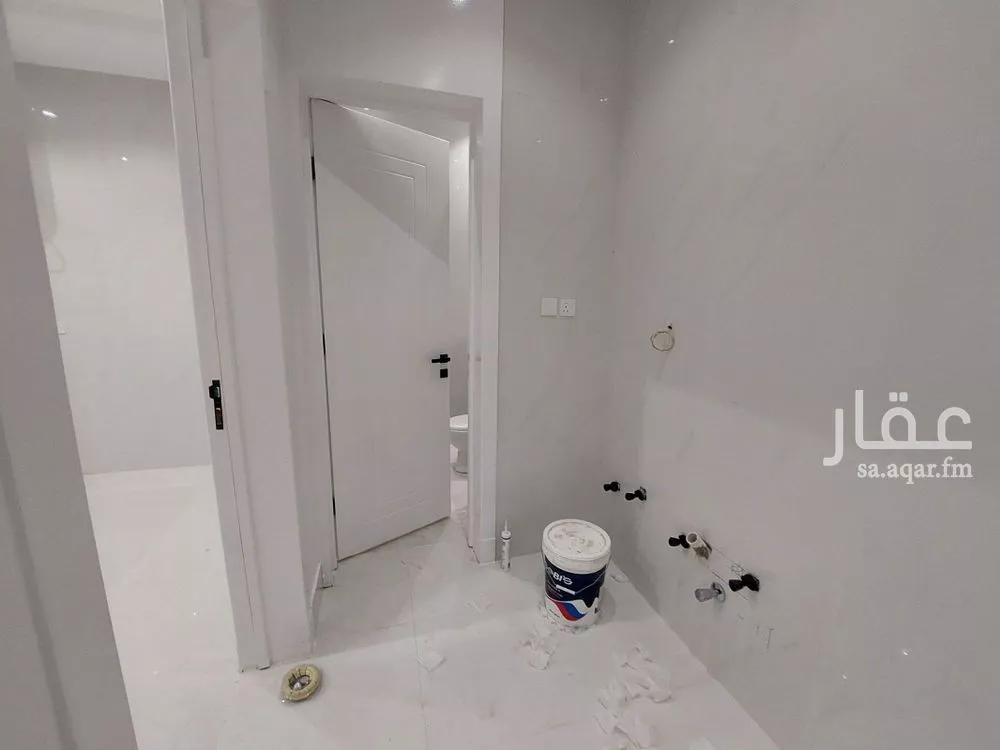فيلا 5 غرف في العريجاء الغربية 15