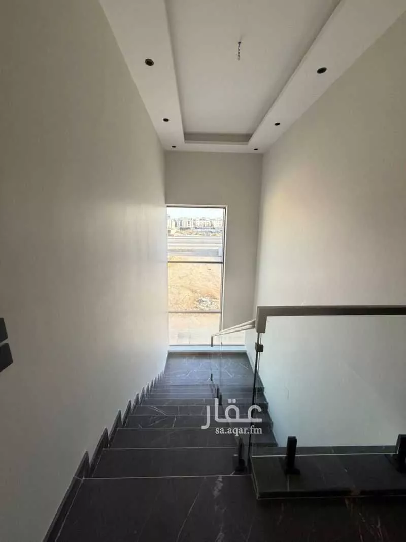 5 bedroom floor in Al Aridh 4