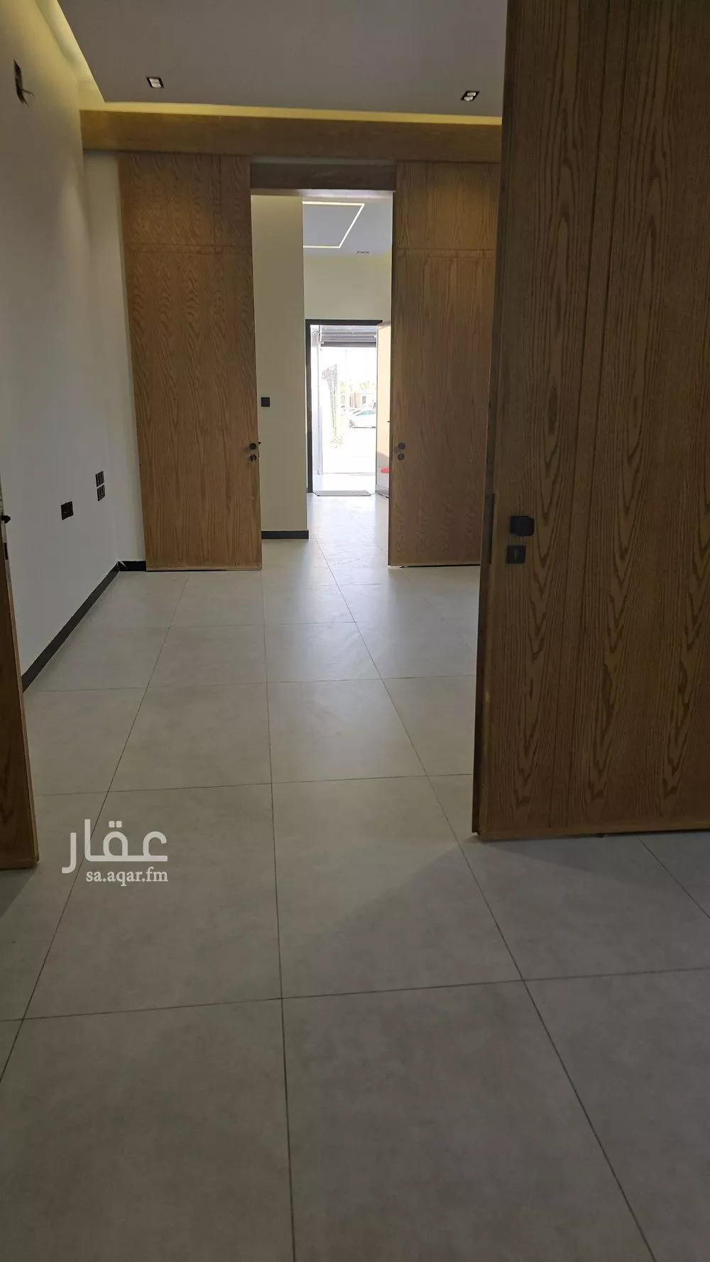 فيلا 3 غرف في الجنادرية 8