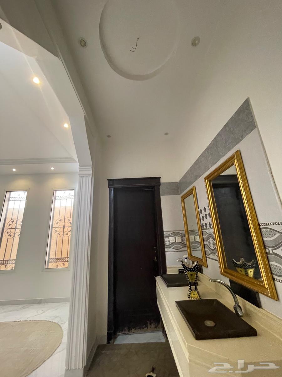 فيلا 16 غرف في البيان 8