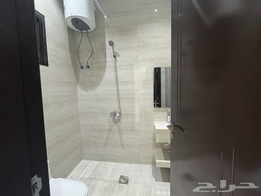 5 bedroom villa in Al Janadriyah 11