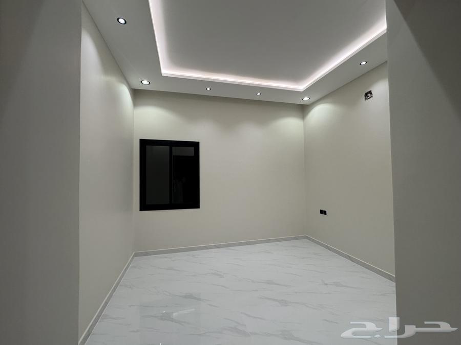 5 bedroom villa in Al Janadriyah 13